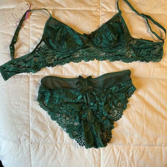 Emerald Green Lace Bralette and Underwear Set size Small NWT - Picture 4 of 13